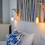 Camares بيت ضيافة Alopronia